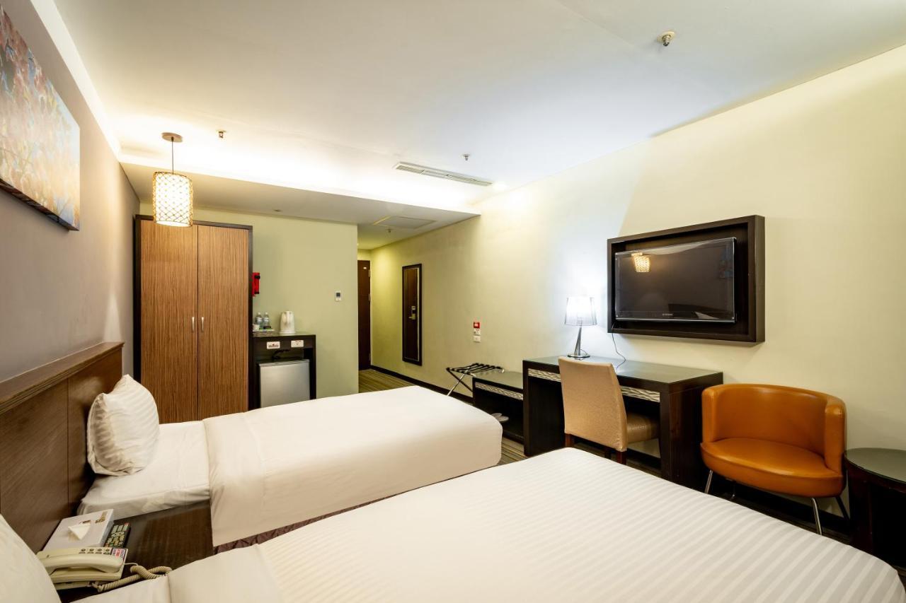 Yoyo Hotel Chiayi City Exterior photo